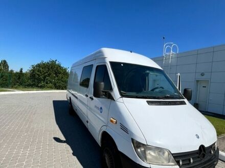 Белый Мерседес Sprinter, объемом двигателя 2.15 л и пробегом 370 тыс. км за 5800 $, фото 1 на Automoto.ua