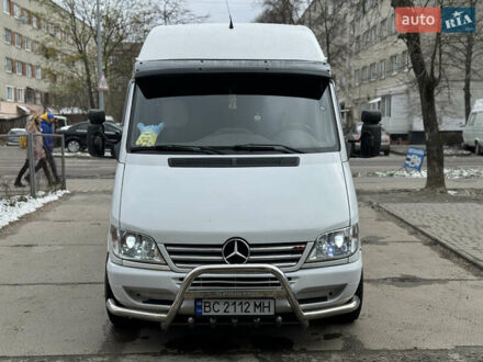 Белый Мерседес Sprinter, объемом двигателя 0 л и пробегом 300 тыс. км за 11000 $, фото 1 на Automoto.ua