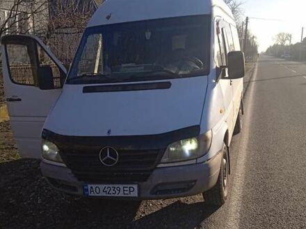 Белый Мерседес Sprinter, объемом двигателя 2.1 л и пробегом 700 тыс. км за 5200 $, фото 1 на Automoto.ua