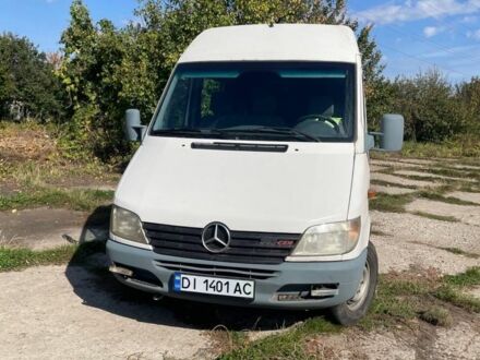Белый Мерседес Sprinter, объемом двигателя 2.1 л и пробегом 380 тыс. км за 9000 $, фото 1 на Automoto.ua