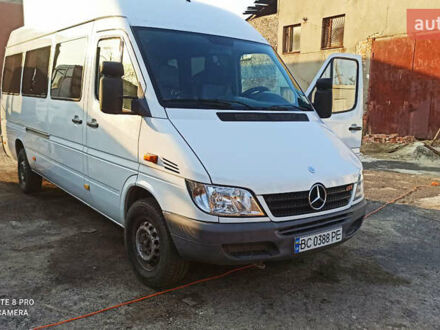 Білий Мерседес Sprinter, об'ємом двигуна 2.7 л та пробігом 400 тис. км за 11000 $, фото 1 на Automoto.ua
