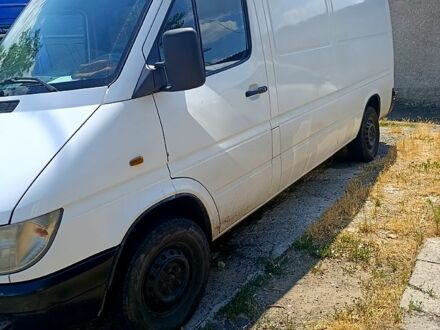 Белый Мерседес Sprinter, объемом двигателя 2.2 л и пробегом 600 тыс. км за 7650 $, фото 1 на Automoto.ua