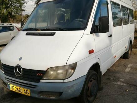 Мерседес Sprinter 2002 в Кривом Роге на Automoto.ua Белый Мерседес Sprinter, объемом двигателя 2.15 л и пробегом 500 тыс. км за 8500 $, фото 1 на Automoto.ua