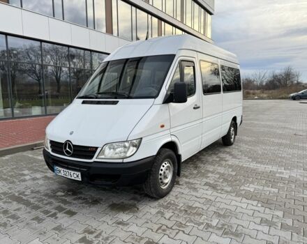Белый Мерседес Sprinter, объемом двигателя 2.2 л и пробегом 360 тыс. км за 9399 $, фото 1 на Automoto.ua