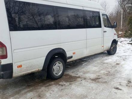 Белый Мерседес Sprinter, объемом двигателя 2.15 л и пробегом 650 тыс. км за 11900 $, фото 1 на Automoto.ua