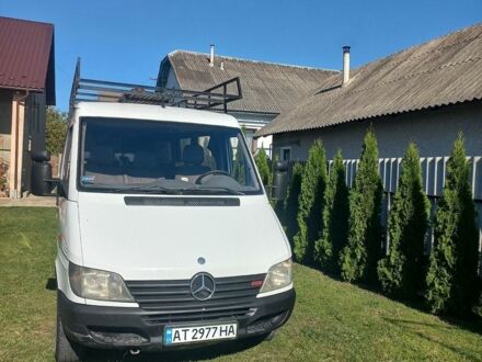 Белый Мерседес Sprinter, объемом двигателя 2.15 л и пробегом 490 тыс. км за 6700 $, фото 1 на Automoto.ua