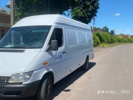 Белый Мерседес Sprinter, объемом двигателя 2.15 л и пробегом 450 тыс. км за 6900 $, фото 1 на Automoto.ua