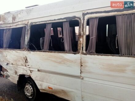 Білий Мерседес Sprinter, об'ємом двигуна 2.87 л та пробігом 800 тис. км за 4000 $, фото 1 на Automoto.ua