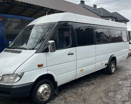 Белый Мерседес Sprinter, объемом двигателя 2.2 л и пробегом 500 тыс. км за 10000 $, фото 1 на Automoto.ua