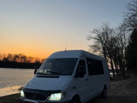 Белый Мерседес Sprinter, объемом двигателя 2.7 л и пробегом 824 тыс. км за 6800 $, фото 1 на Automoto.ua