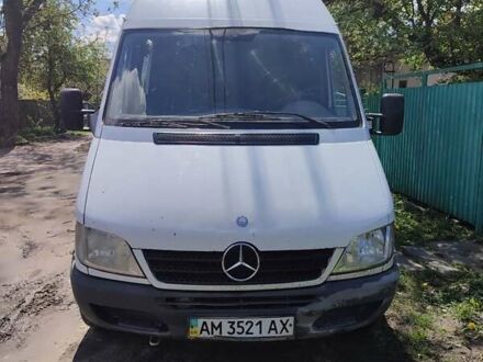 Белый Мерседес Sprinter, объемом двигателя 2.2 л и пробегом 391 тыс. км за 7000 $, фото 1 на Automoto.ua