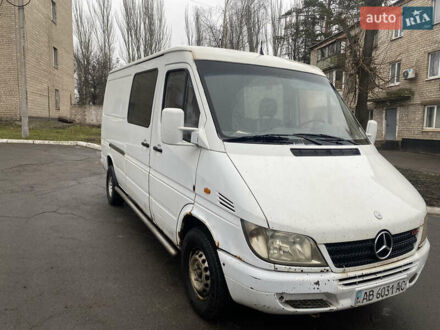 Мерседес Sprinter 2003 у Кривому Розі на Automoto.ua Білий Мерседес Sprinter, об'ємом двигуна 2.15 л та пробігом 690 тис. км за 5400 $, фото 1 на Automoto.ua