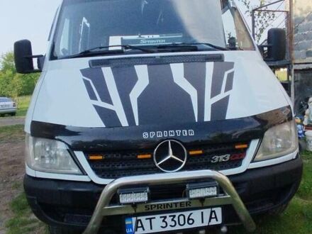 Мерседес Sprinter 2003 в Косове на Automoto.ua Белый Мерседес Sprinter, объемом двигателя 2.15 л и пробегом 465 тыс. км за 7100 $, фото 1 на Automoto.ua