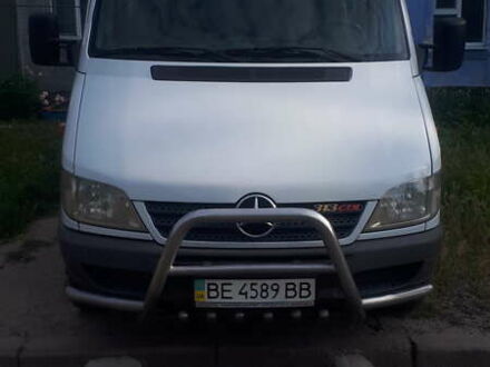 Белый Мерседес Sprinter, объемом двигателя 2.2 л и пробегом 500 тыс. км за 10000 $, фото 1 на Automoto.ua