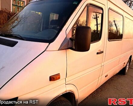 Белый Мерседес Sprinter, объемом двигателя 2.2 л и пробегом 390 тыс. км за 2900 $, фото 1 на Automoto.ua