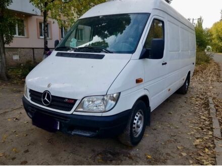 Белый Мерседес Sprinter, объемом двигателя 2.2 л и пробегом 450 тыс. км за 10000 $, фото 1 на Automoto.ua