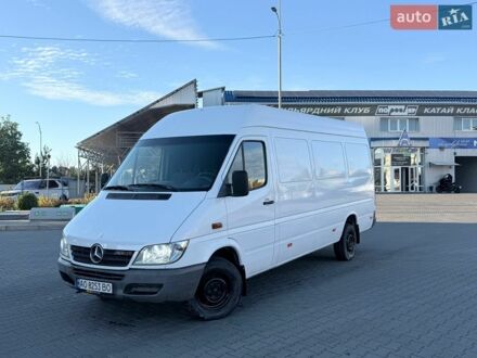 Белый Мерседес Sprinter, объемом двигателя 2.15 л и пробегом 300 тыс. км за 7700 $, фото 1 на Automoto.ua