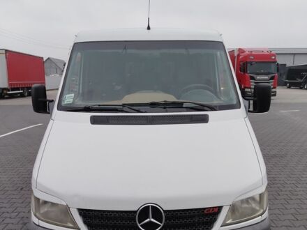 Белый Мерседес Sprinter, объемом двигателя 2.1 л и пробегом 450 тыс. км за 8000 $, фото 1 на Automoto.ua