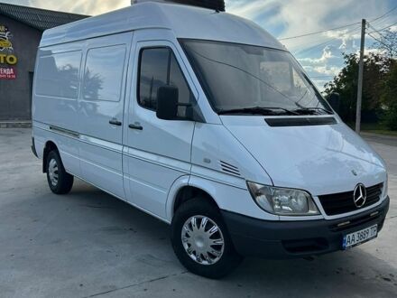 Белый Мерседес Sprinter, объемом двигателя 9.99 л и пробегом 530 тыс. км за 11000 $, фото 1 на Automoto.ua
