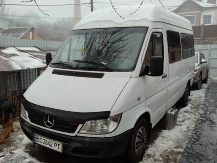 Белый Мерседес Sprinter, объемом двигателя 2.7 л и пробегом 700 тыс. км за 8000 $, фото 1 на Automoto.ua