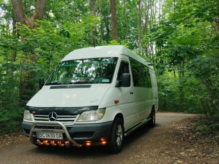 Белый Мерседес Sprinter, объемом двигателя 2.2 л и пробегом 970 тыс. км за 9700 $, фото 1 на Automoto.ua