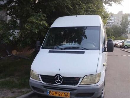 Мерседес Sprinter 2003 в Николаеве на Automoto.ua Белый Мерседес Sprinter, объемом двигателя 2.2 л и пробегом 300 тыс. км за 4000 $, фото 1 на Automoto.ua