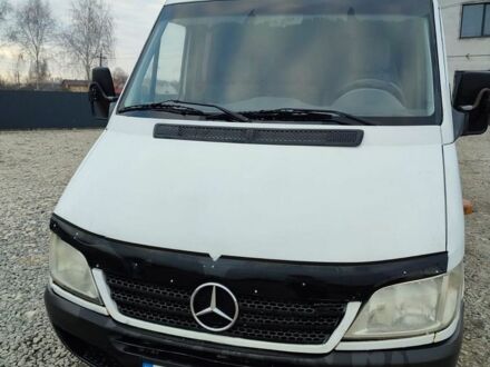 Белый Мерседес Sprinter, объемом двигателя 2.2 л и пробегом 850 тыс. км за 5000 $, фото 1 на Automoto.ua