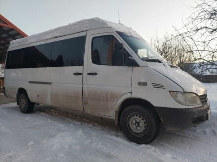 Білий Мерседес Sprinter, об'ємом двигуна 2.7 л та пробігом 300 тис. км за 6999 $, фото 1 на Automoto.ua