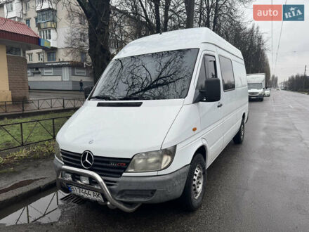 Мерседес Sprinter 2003 в Кременчуге на Automoto.ua Белый Мерседес Sprinter, объемом двигателя 2.2 л и пробегом 650 тыс. км за 10000 $, фото 1 на Automoto.ua