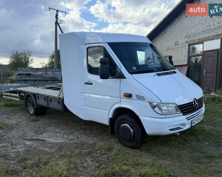 Белый Мерседес Sprinter, объемом двигателя 2.69 л и пробегом 403 тыс. км за 20000 $, фото 1 на Automoto.ua