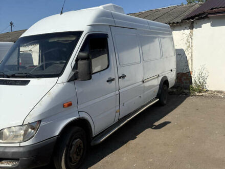 Белый Мерседес Sprinter, объемом двигателя 2.15 л и пробегом 612 тыс. км за 10400 $, фото 1 на Automoto.ua