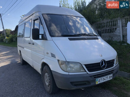Белый Мерседес Sprinter, объемом двигателя 2.15 л и пробегом 300 тыс. км за 9750 $, фото 1 на Automoto.ua