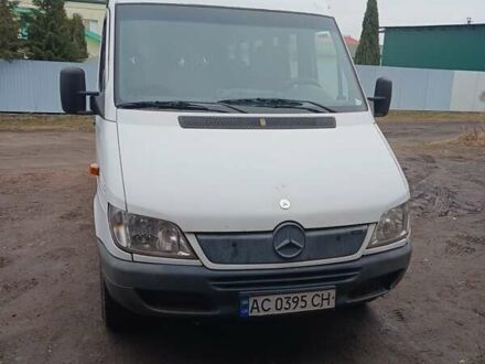 Мерседес Sprinter 2003 у Нововолинськ на Automoto.ua Білий Мерседес Sprinter, об'ємом двигуна 2.15 л та пробігом 500 тис. км за 9900 $, фото 1 на Automoto.ua