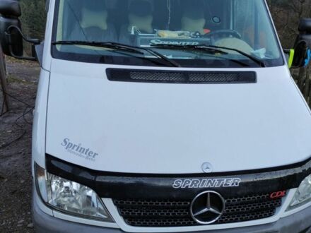 Белый Мерседес Sprinter, объемом двигателя 2.2 л и пробегом 484 тыс. км за 10000 $, фото 1 на Automoto.ua