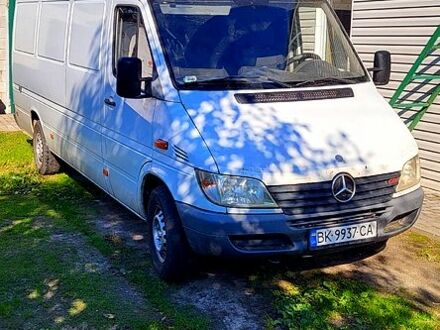 Мерседес Sprinter 2003 у Рівному на Automoto.ua Білий Мерседес Sprinter, об'ємом двигуна 2.2 л та пробігом 370 тис. км за 7500 $, фото 1 на Automoto.ua