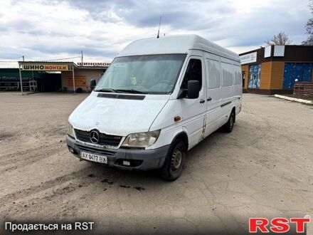 Белый Мерседес Sprinter, объемом двигателя 2.2 л и пробегом 500 тыс. км за 4800 $, фото 1 на Automoto.ua