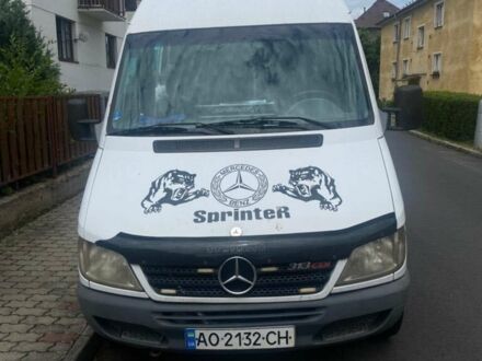 Белый Мерседес Sprinter, объемом двигателя 2.15 л и пробегом 650 тыс. км за 4700 $, фото 1 на Automoto.ua