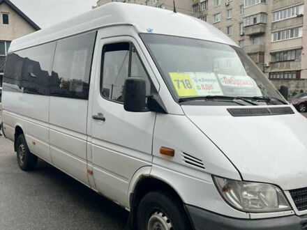 Мерседес Sprinter 2003 в Киеве на Automoto.ua Белый Мерседес Sprinter, объемом двигателя 2.15 л и пробегом 800 тыс. км за 9500 $, фото 1 на Automoto.ua