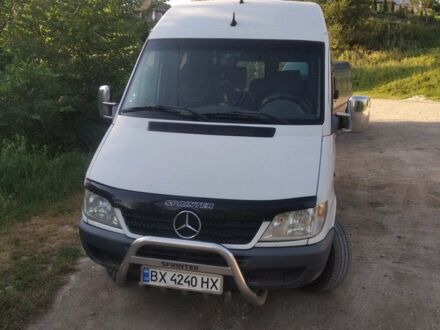 Белый Мерседес Sprinter, объемом двигателя 2.15 л и пробегом 320 тыс. км за 8900 $, фото 1 на Automoto.ua