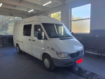 Белый Мерседес Sprinter, объемом двигателя 2.2 л и пробегом 330 тыс. км за 7500 $, фото 1 на Automoto.ua
