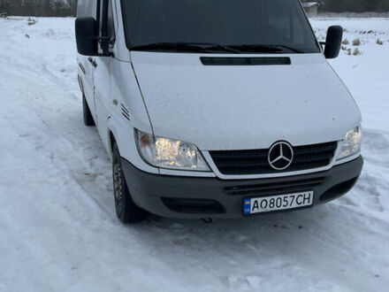 Белый Мерседес Sprinter, объемом двигателя 2.15 л и пробегом 400 тыс. км за 7500 $, фото 1 на Automoto.ua