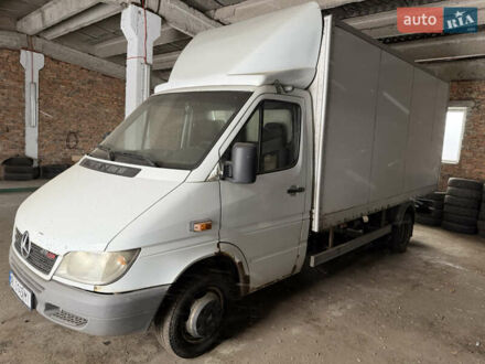 Белый Мерседес Sprinter, объемом двигателя 0 л и пробегом 250 тыс. км за 9200 $, фото 1 на Automoto.ua
