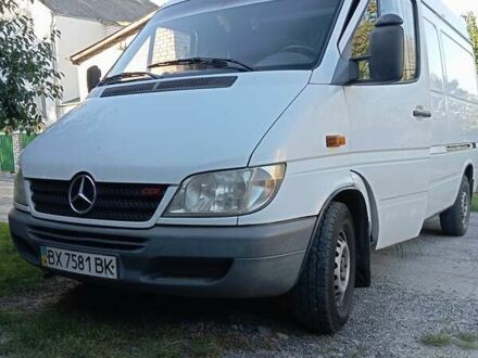 Белый Мерседес Sprinter, объемом двигателя 2.15 л и пробегом 367 тыс. км за 7600 $, фото 1 на Automoto.ua