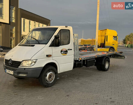 Белый Мерседес Sprinter, объемом двигателя 2.69 л и пробегом 295 тыс. км за 14999 $, фото 1 на Automoto.ua