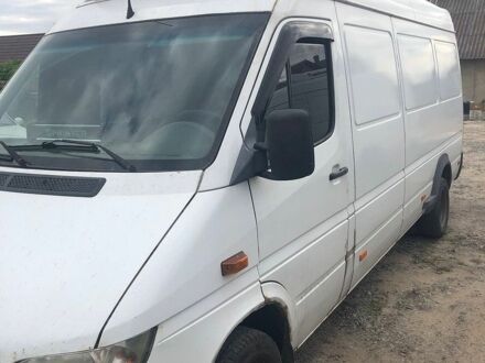Белый Мерседес Sprinter, объемом двигателя 2.15 л и пробегом 650 тыс. км за 7000 $, фото 1 на Automoto.ua