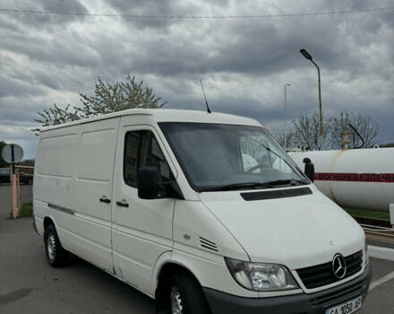 Белый Мерседес Sprinter, объемом двигателя 2.15 л и пробегом 440 тыс. км за 5800 $, фото 1 на Automoto.ua