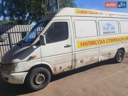 Белый Мерседес Sprinter, объемом двигателя 2.69 л и пробегом 430 тыс. км за 5500 $, фото 1 на Automoto.ua