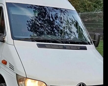 Белый Мерседес Sprinter, объемом двигателя 2.2 л и пробегом 620 тыс. км за 4500 $, фото 1 на Automoto.ua