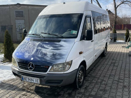 Мерседес Sprinter 2003 в Кривом Роге на Automoto.ua Белый Мерседес Sprinter, объемом двигателя 2.15 л и пробегом 100 тыс. км за 6699 $, фото 1 на Automoto.ua