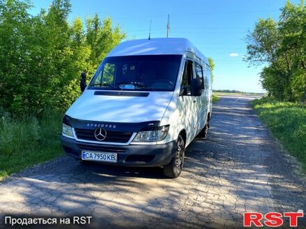 Белый Мерседес Sprinter, объемом двигателя 2.1 л и пробегом 680 тыс. км за 6800 $, фото 1 на Automoto.ua